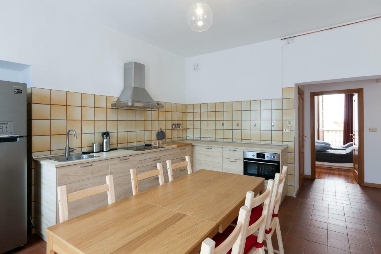 Maison Isabella - Appartamento Nel Cuore Di Aosta Exteriör bild
